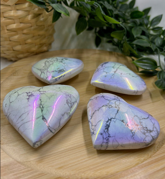 Aura Howlite Heart